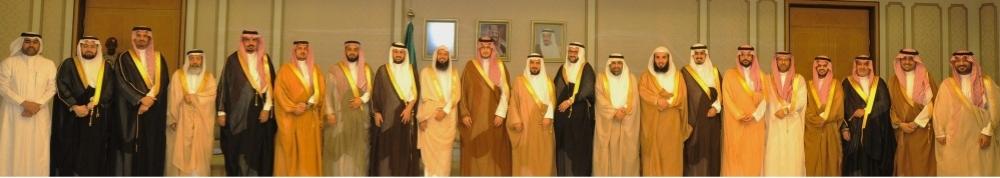أحمد بن فهد يستقبل رئيس وأعضاء لجنة الأوقاف بغرفة الشرقية